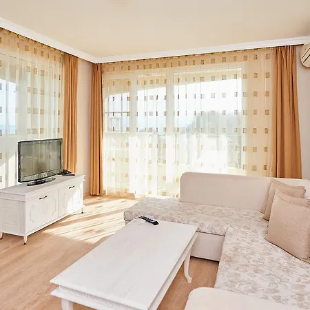 Apart-hotel Penelopa Palace & 4*