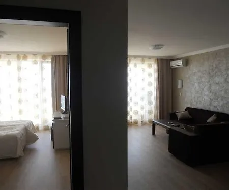 Penelopa Palace & Апарт-отель