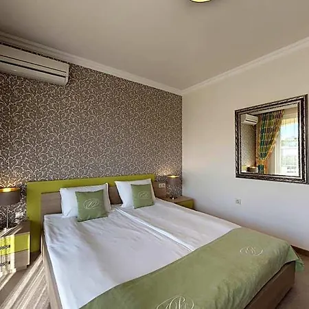 Penelope Palace & Lejlighedshotel Pomorie