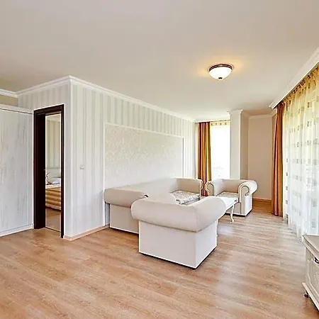 Lejlighedshotel Penelope Palace &