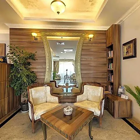 Penelope Palace & Lejlighedshotel