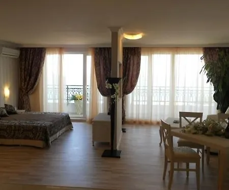 아파트호텔 Penelopa Palace & 4*