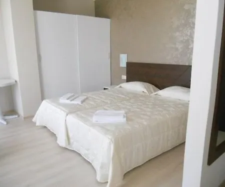 Penelopa Palace & 4* 포마리