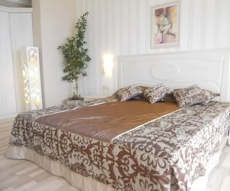 Penelopa Palace & 아파트호텔