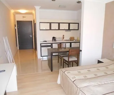 Penelopa Palace & 아파트호텔