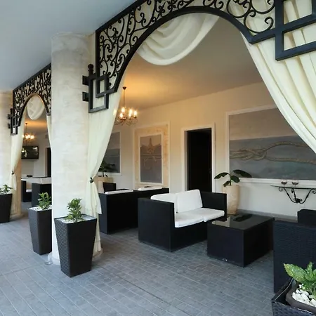 アパートホテル Penelopa Palace &