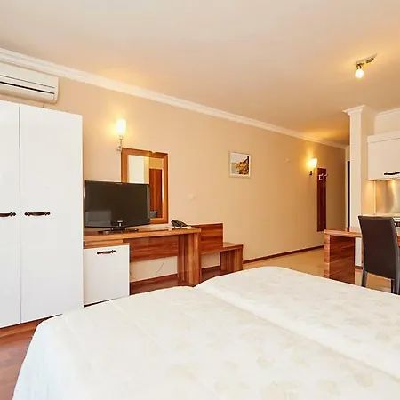 아파트호텔 Penelopa Palace & 포마리