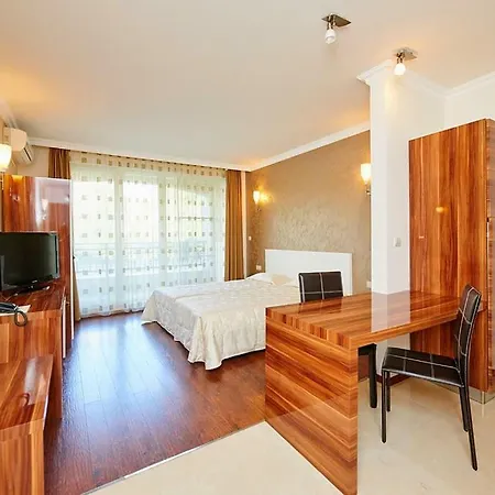 아파트호텔 Penelopa Palace & 포마리