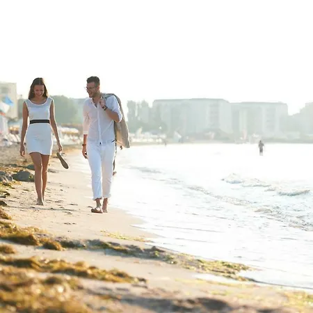 Penelopa Palace & 아파트호텔 포마리