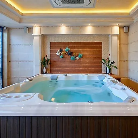 Penelopa Palace & 아파트호텔 포마리