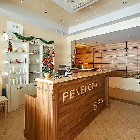 アパートホテル Penelopa Palace & 4*